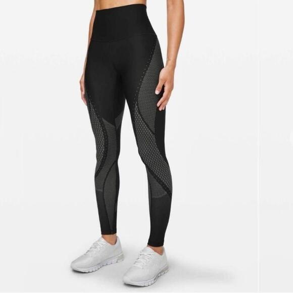 Lululemon - Mapped Out High-Rise Tight 28” - Picture 1 of 10